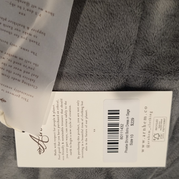 Arnhem Phoebe shirred boho dress in sage NWT size 10 - Picture 9 of 9